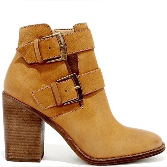 {Steve Madden}Trevur Double Buckle Ankle Boots - Picture 3 of 16